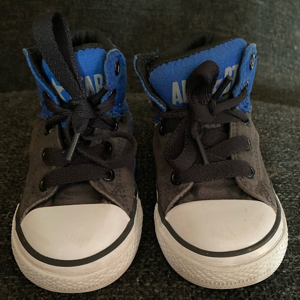 Toddler Converse High Tops Size 7
